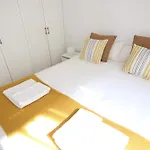Rentalsevilla Espacioso Apartamento En La Alameda De Hercules Con Parking