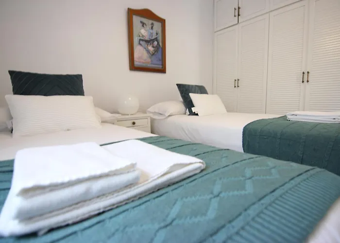 Rentalsevilla Espacioso Apartamento En La Alameda De Hercules Con Parking