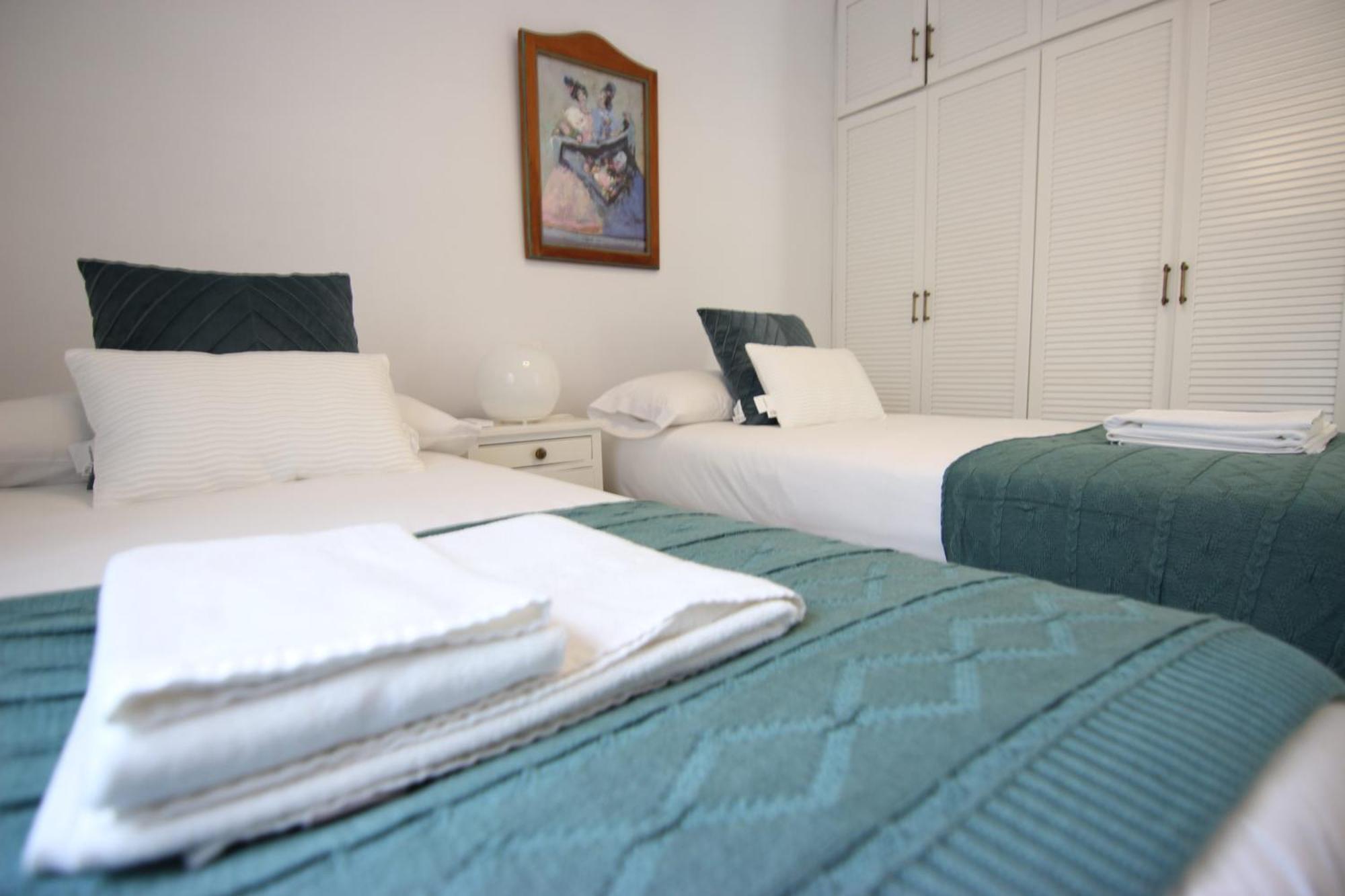 Rentalsevilla Espacioso Apartamento En La Alameda De Hercules Con Parking * Séville