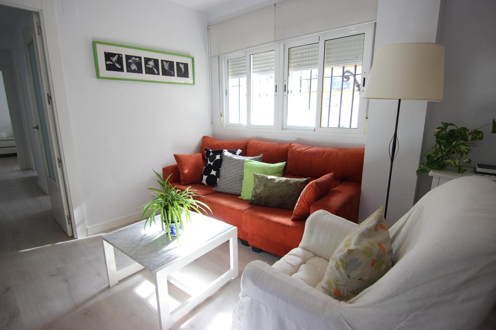 Rentalsevilla Espacioso Apartamento En La Alameda De Hercules Con Parking Appartement *