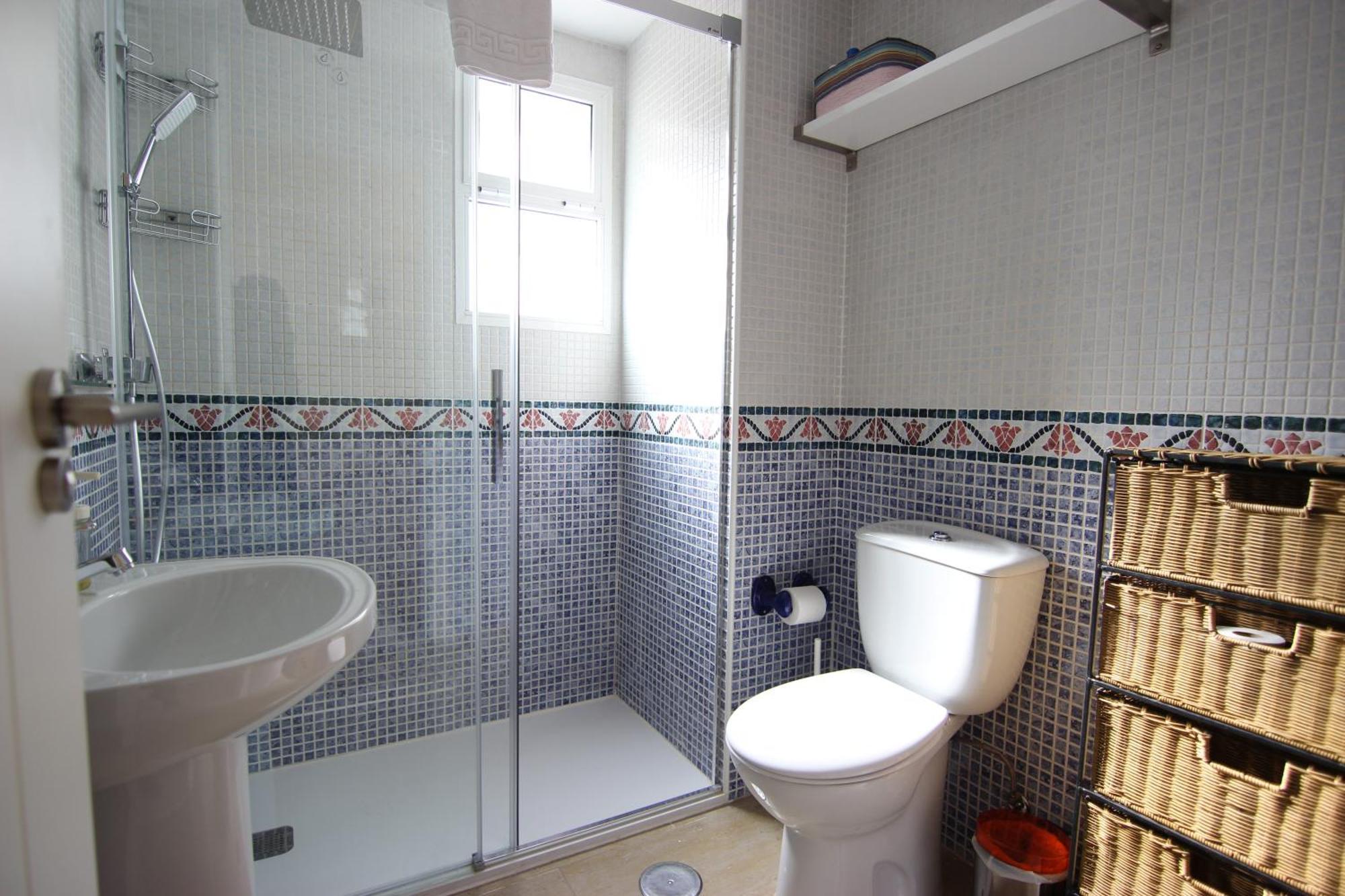 Rentalsevilla Espacioso Apartamento En La Alameda De Hercules Con Parking Appartement Séville